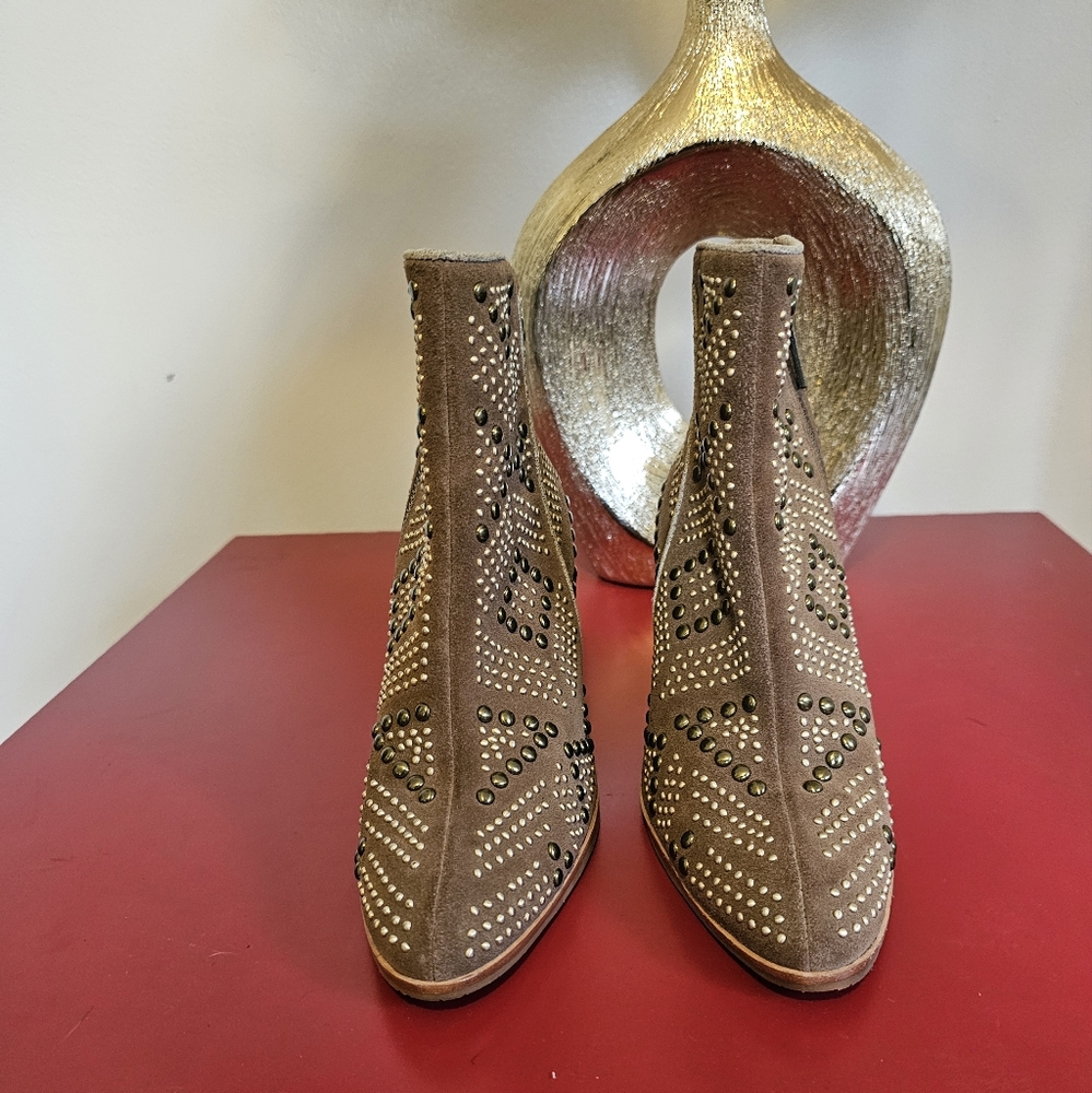 Donald Pliner booties
